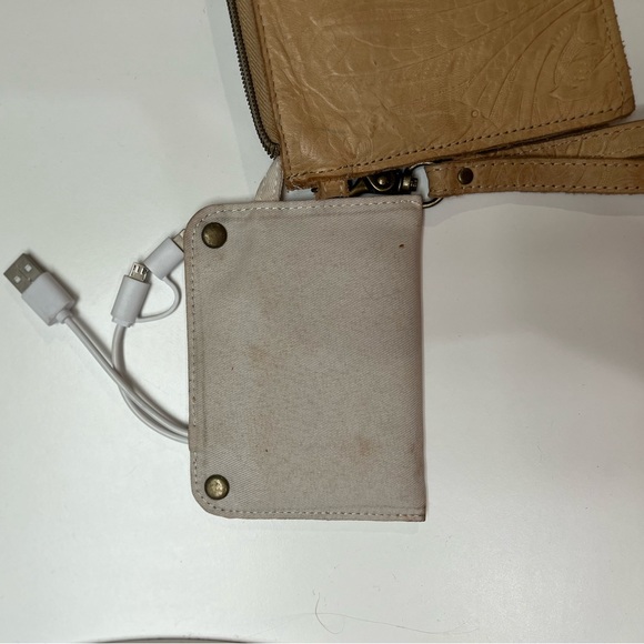 Charger Clutch - Picture 4 of 5